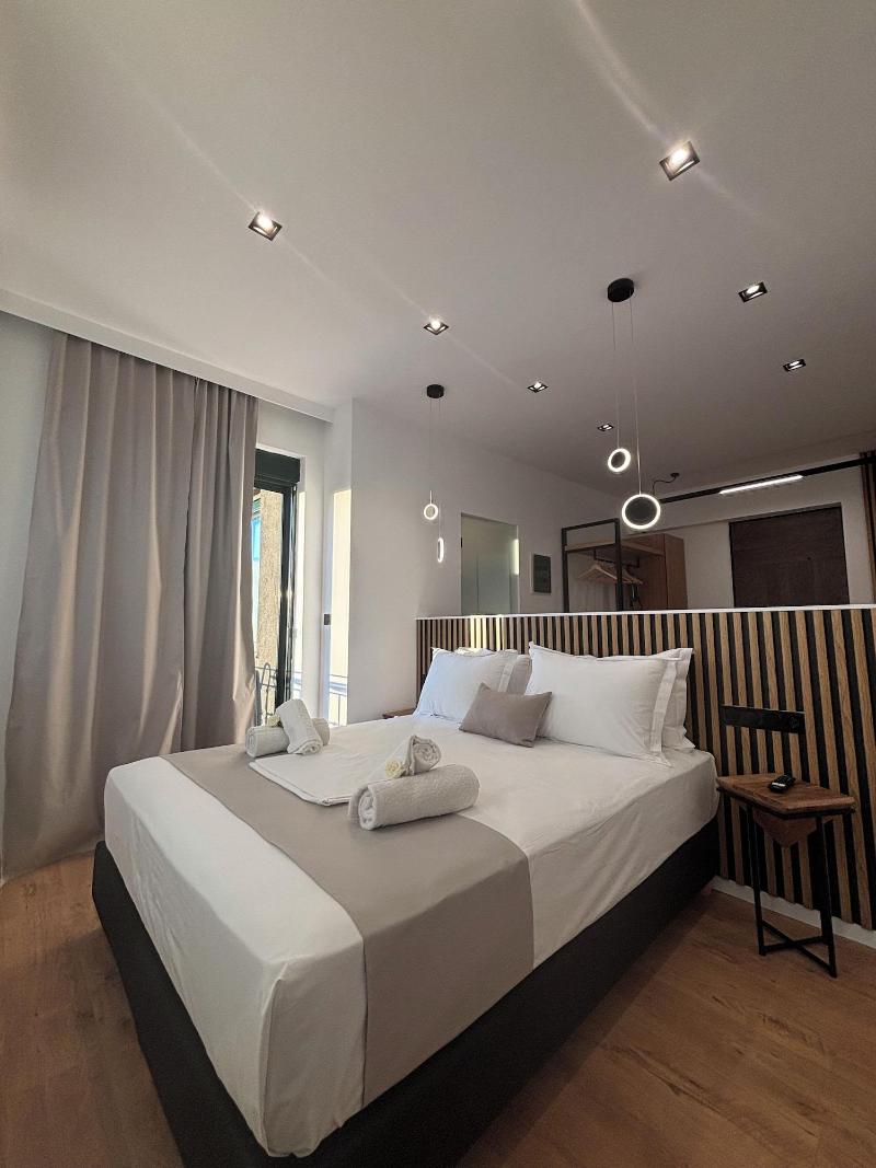 Ampoulos Rooms & Apartments image