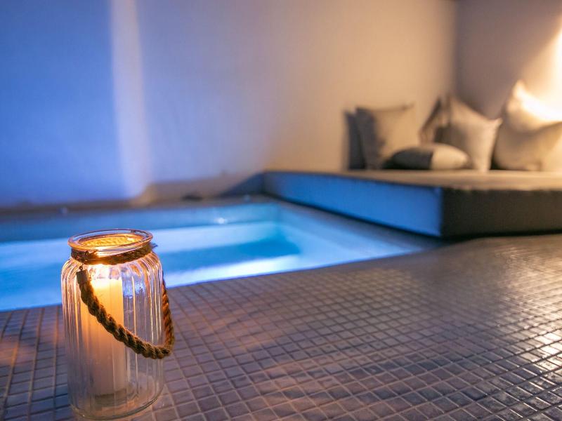 Diamond Luxury Suites image