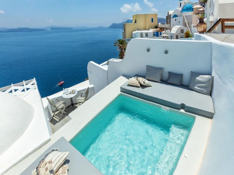 Diamond Luxury Suites image
