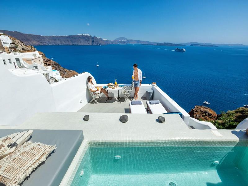 Diamond Luxury Suites image