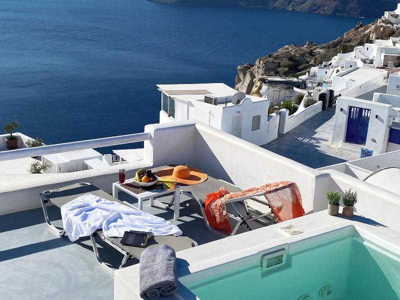 Diamond Luxury Suites image