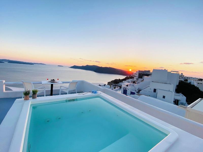 Diamond Luxury Suites image