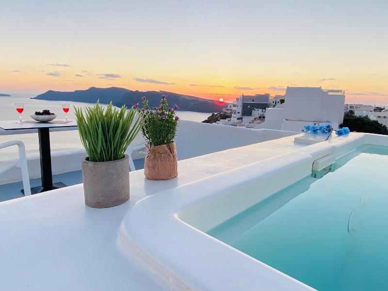 Diamond Luxury Suites image