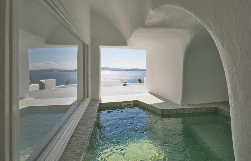 Diamond Luxury Suites image