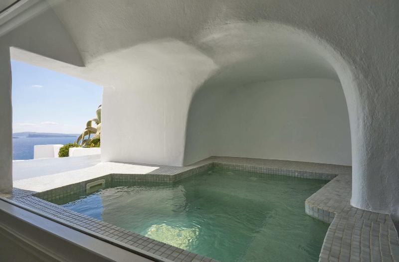 Diamond Luxury Suites image