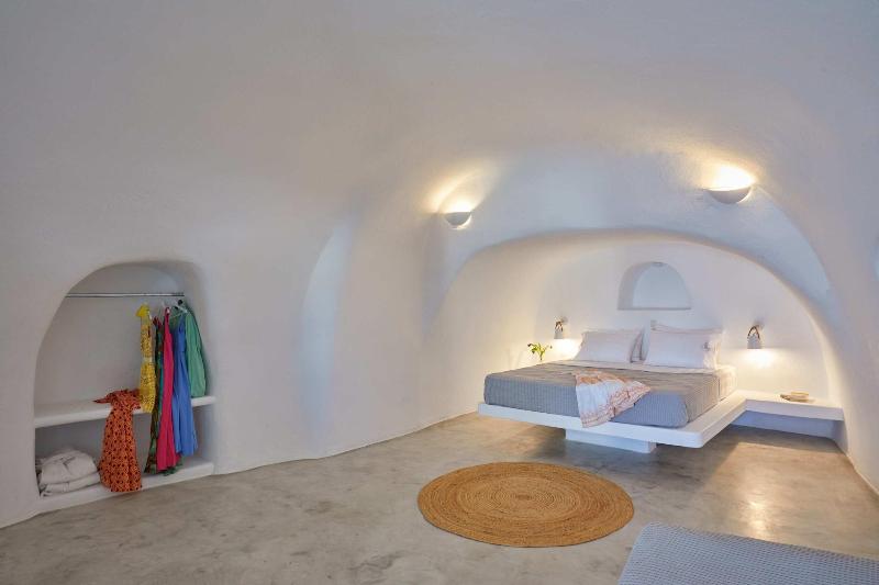 Diamond Luxury Suites image