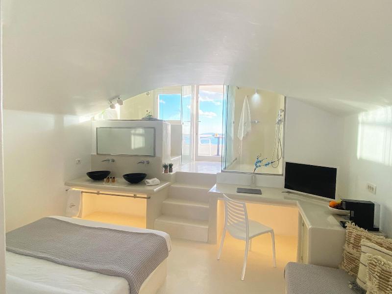 Diamond Luxury Suites image
