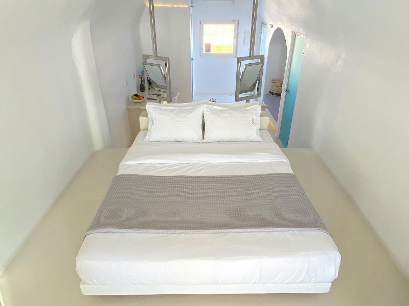 Diamond Luxury Suites image