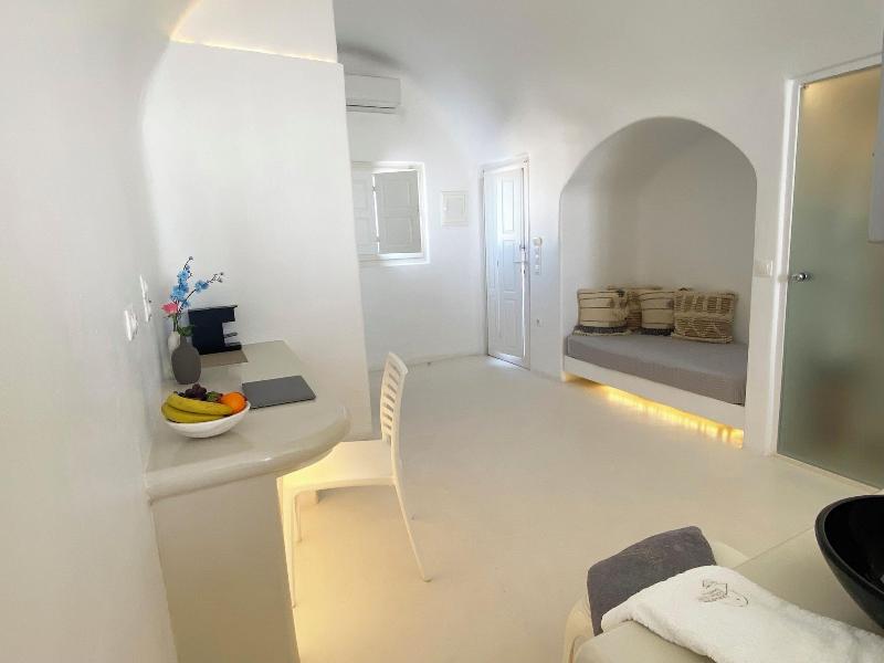 Diamond Luxury Suites image