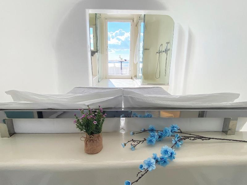 Diamond Luxury Suites image
