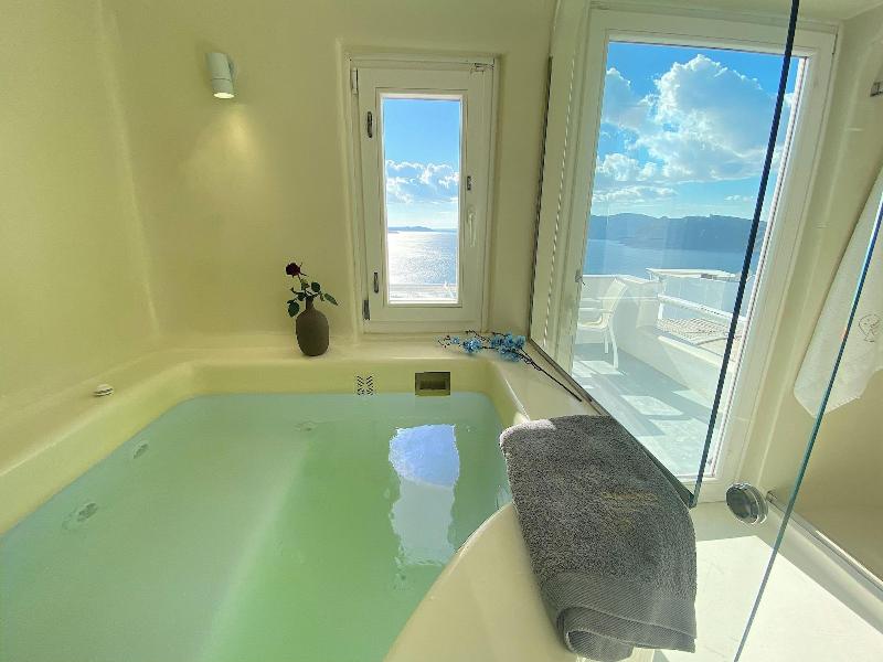 Diamond Luxury Suites image