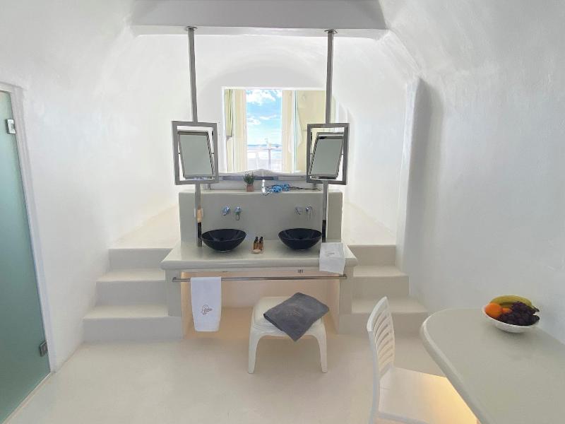 Diamond Luxury Suites image