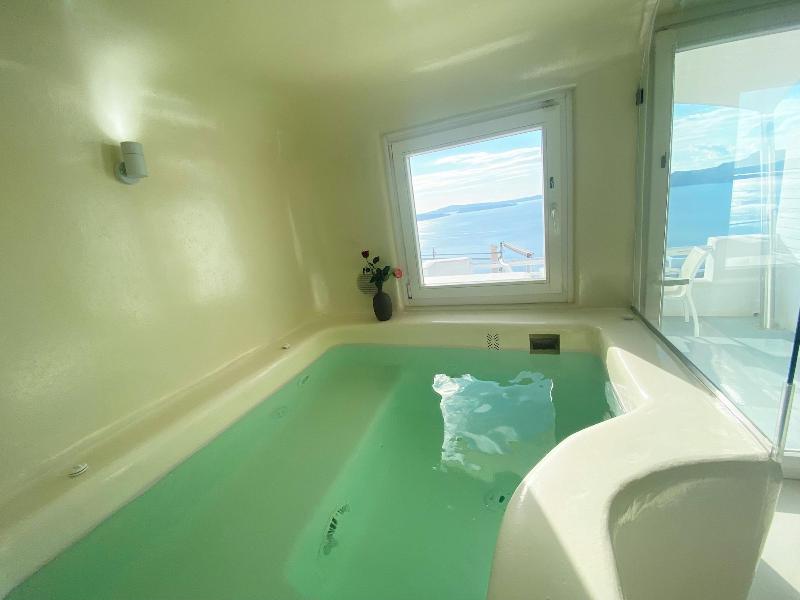 Diamond Luxury Suites image