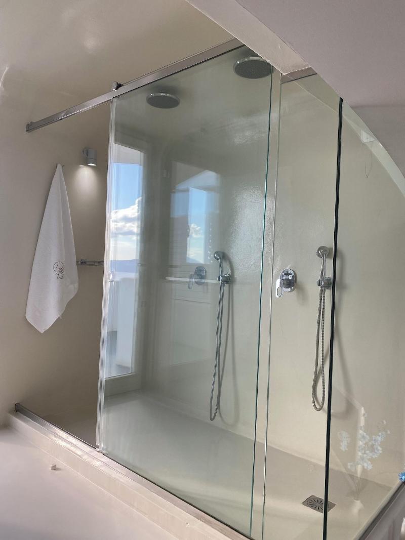 Diamond Luxury Suites image