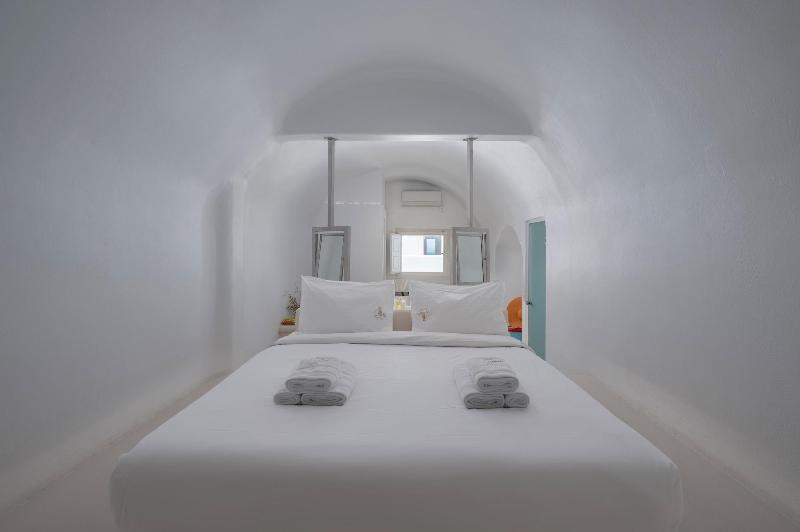 Diamond Luxury Suites image