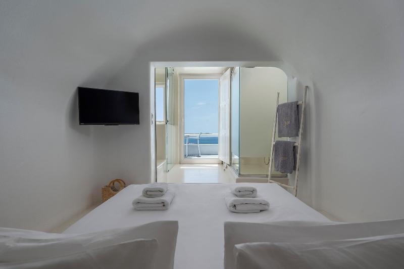 Diamond Luxury Suites image