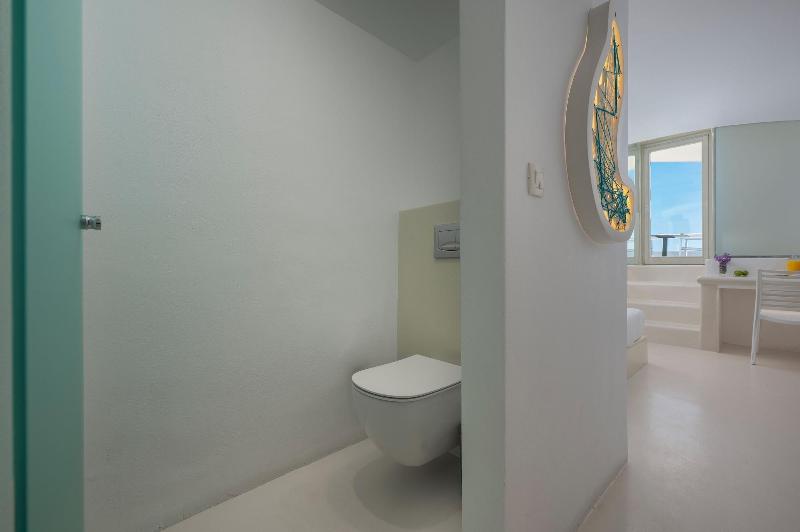 Diamond Luxury Suites image