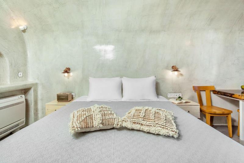 Diamond Luxury Suites image