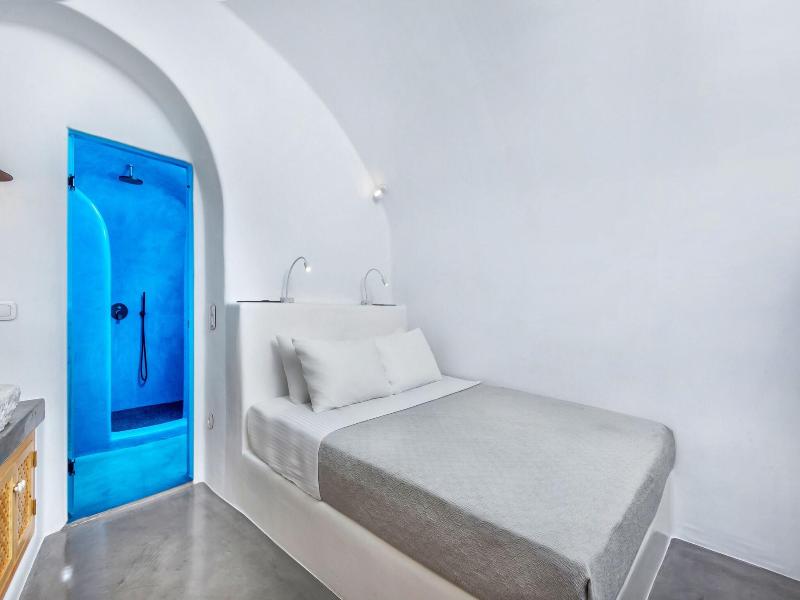 Diamond Luxury Suites image