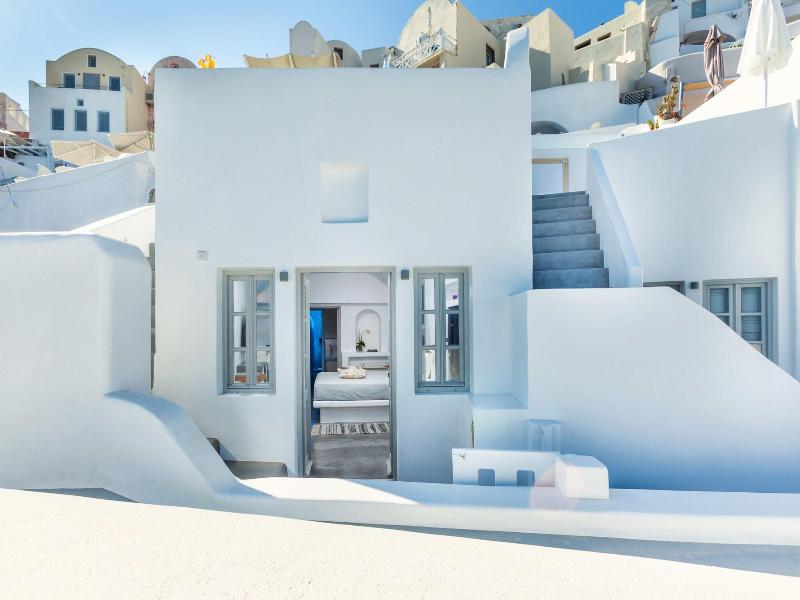 Diamond Luxury Suites image