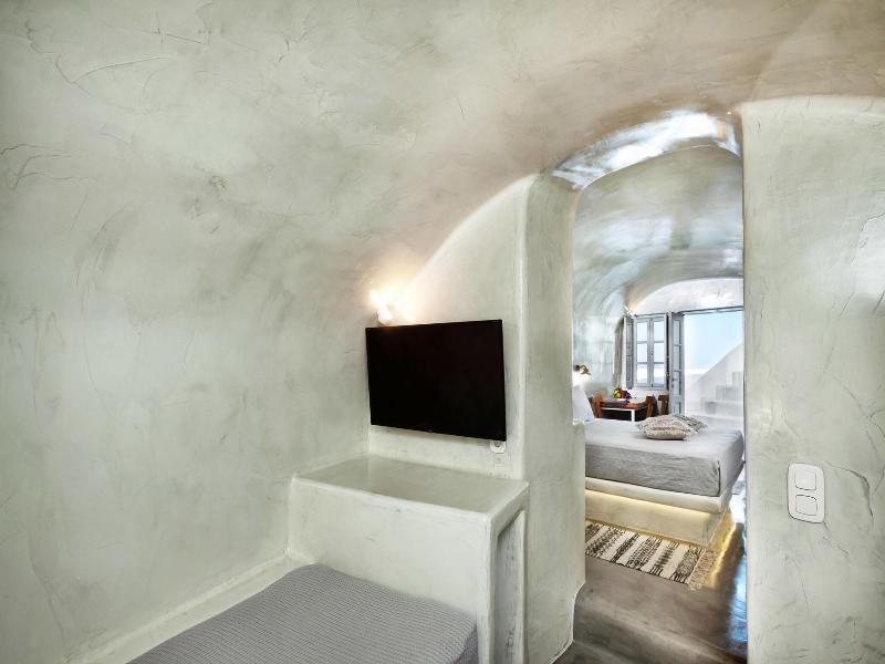 Diamond Luxury Suites image