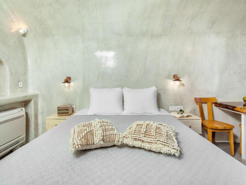 Diamond Luxury Suites image