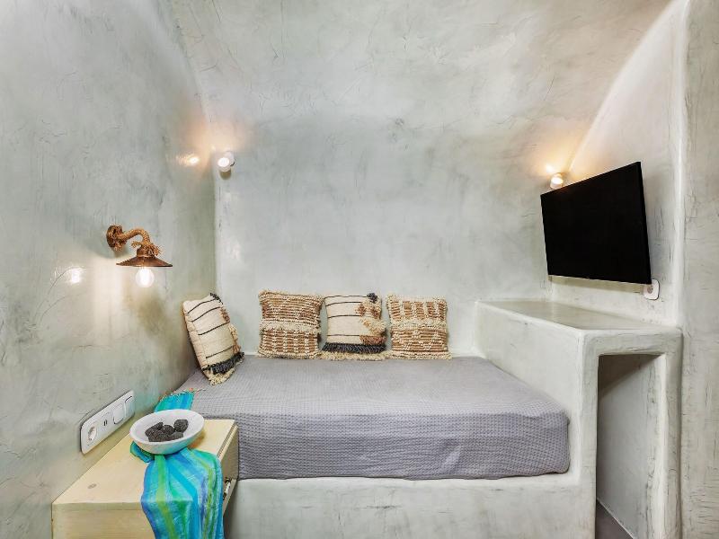 Diamond Luxury Suites image