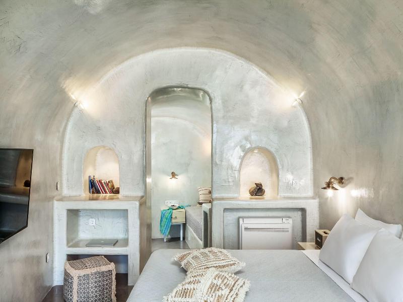Diamond Luxury Suites image