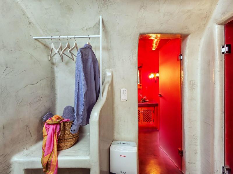 Diamond Luxury Suites image