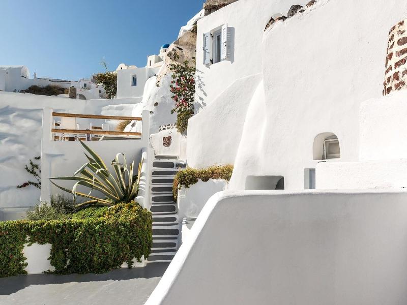 Diamond Luxury Suites image