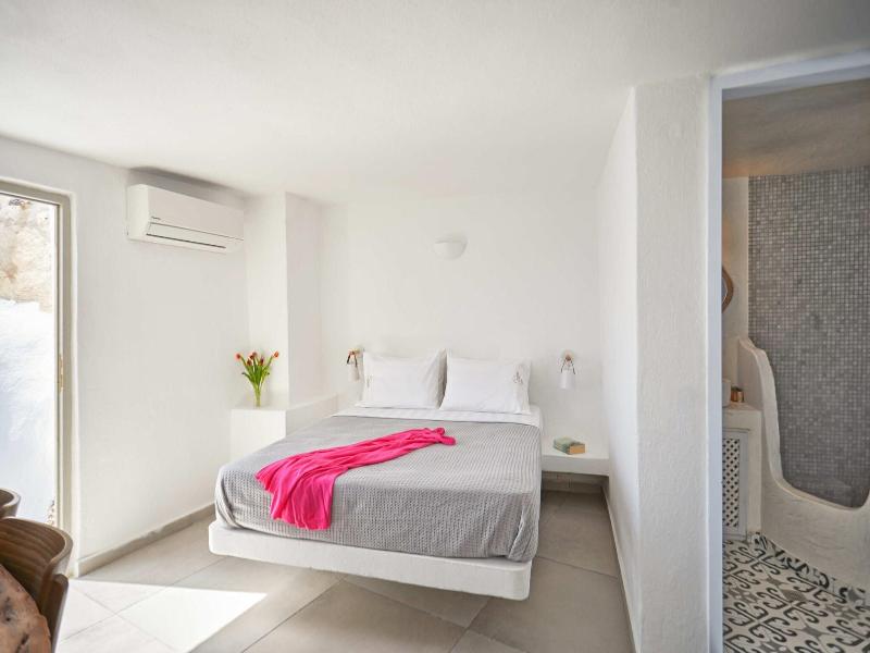 Diamond Luxury Suites image