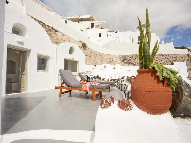 Diamond Luxury Suites image