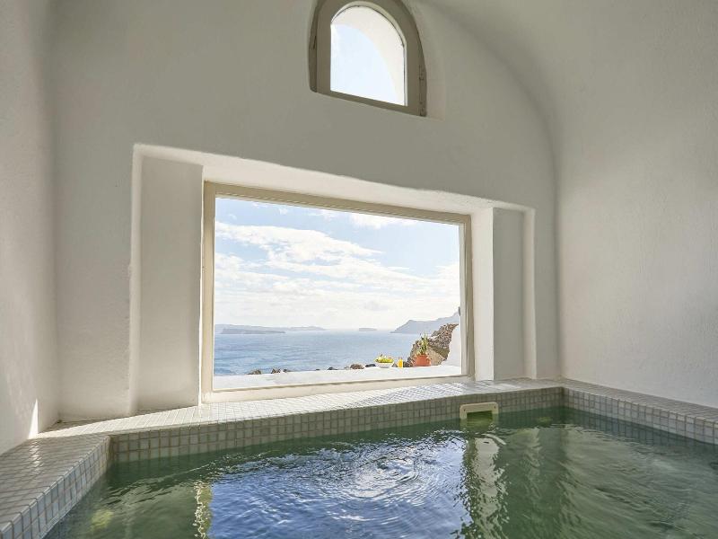 Diamond Luxury Suites image