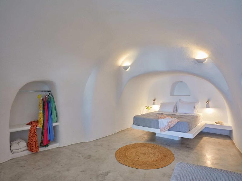 Diamond Luxury Suites image