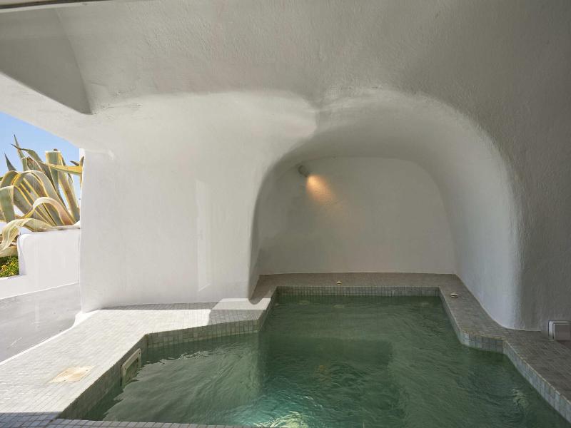 Diamond Luxury Suites image
