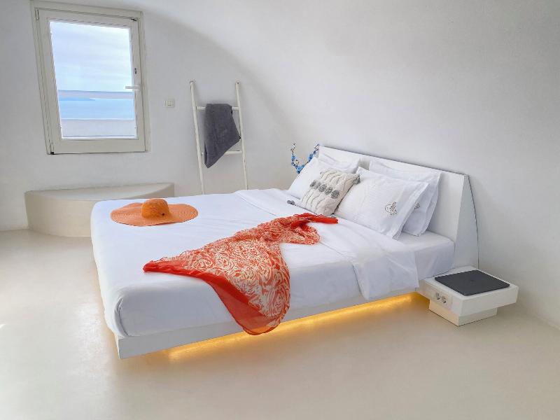 Diamond Luxury Suites image