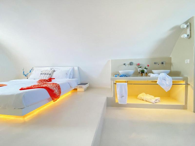 Diamond Luxury Suites image