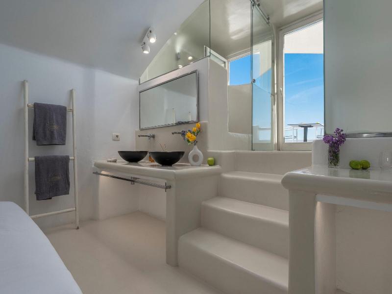 Diamond Luxury Suites image
