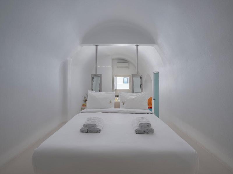 Diamond Luxury Suites image