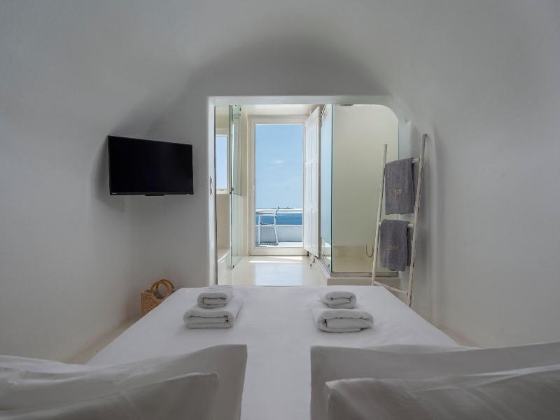 Diamond Luxury Suites image