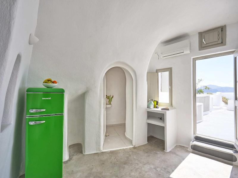Diamond Luxury Suites image