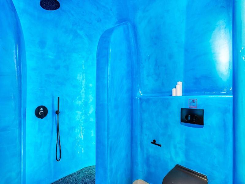 Diamond Luxury Suites image