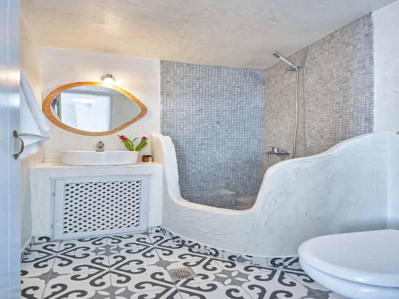 Diamond Luxury Suites image