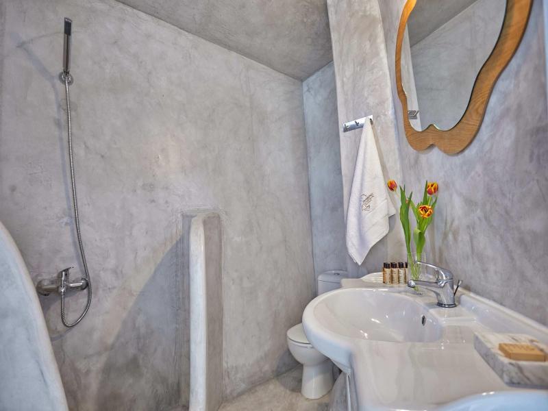 Diamond Luxury Suites image