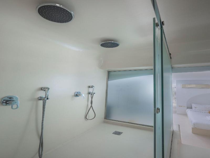 Diamond Luxury Suites image