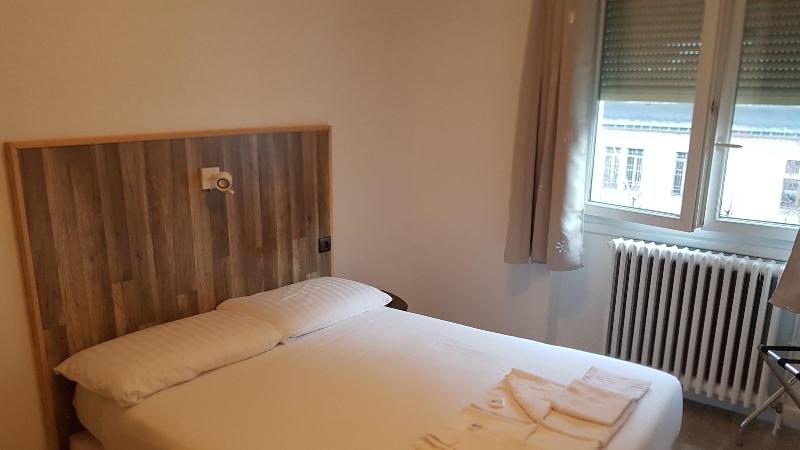 Hotel De La Gare image