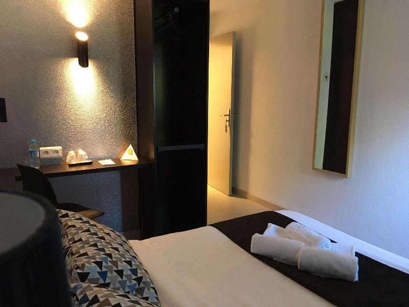 Brit Hotel Salon De Provence image