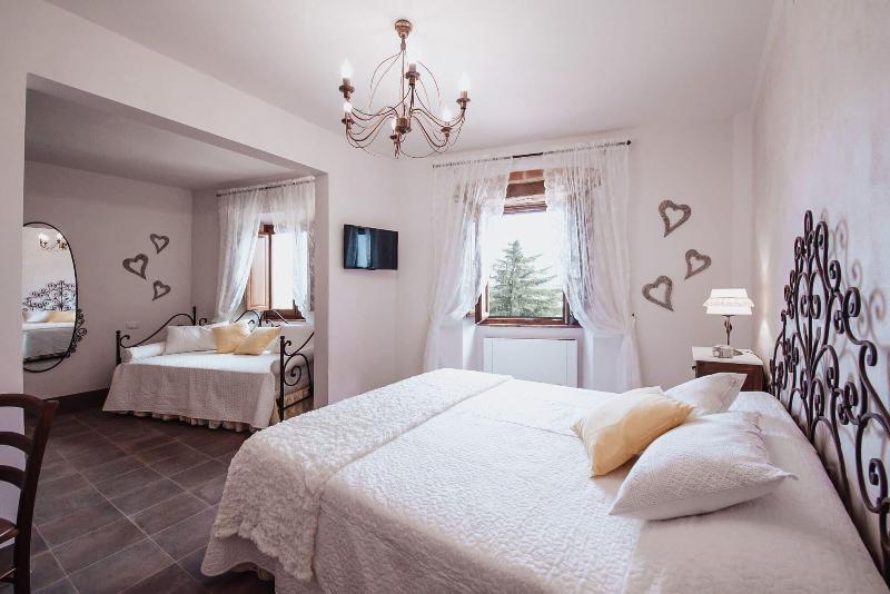 Antica Torre Del Borgo image