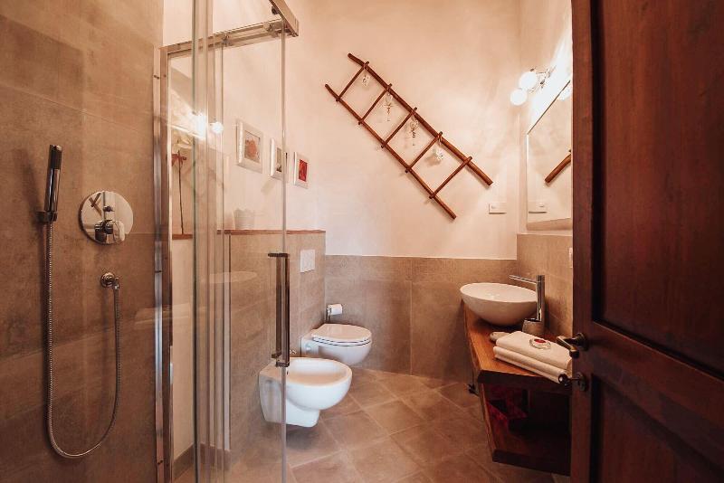 Antica Torre Del Borgo image