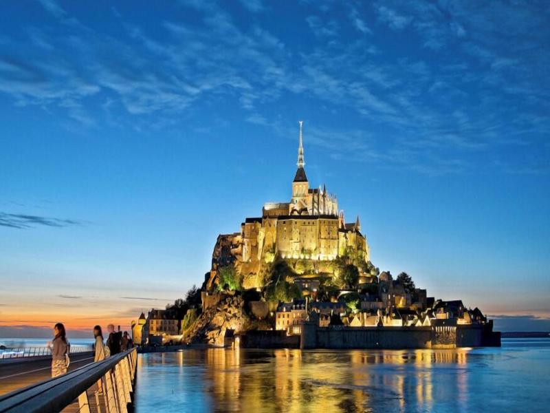 Hôtel des Pins image